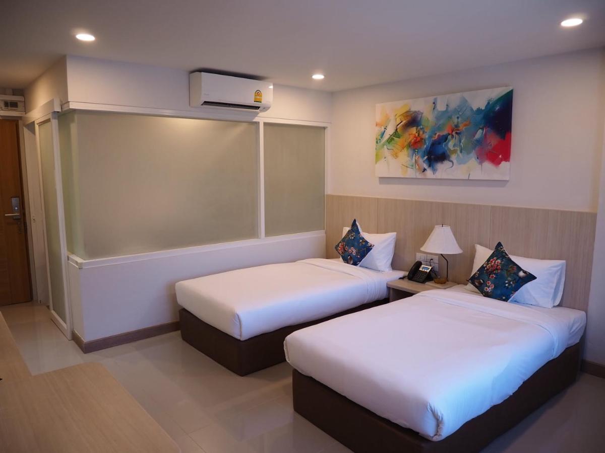 Malee Hotel เชียงใหม่ ภายนอก รูปภาพ