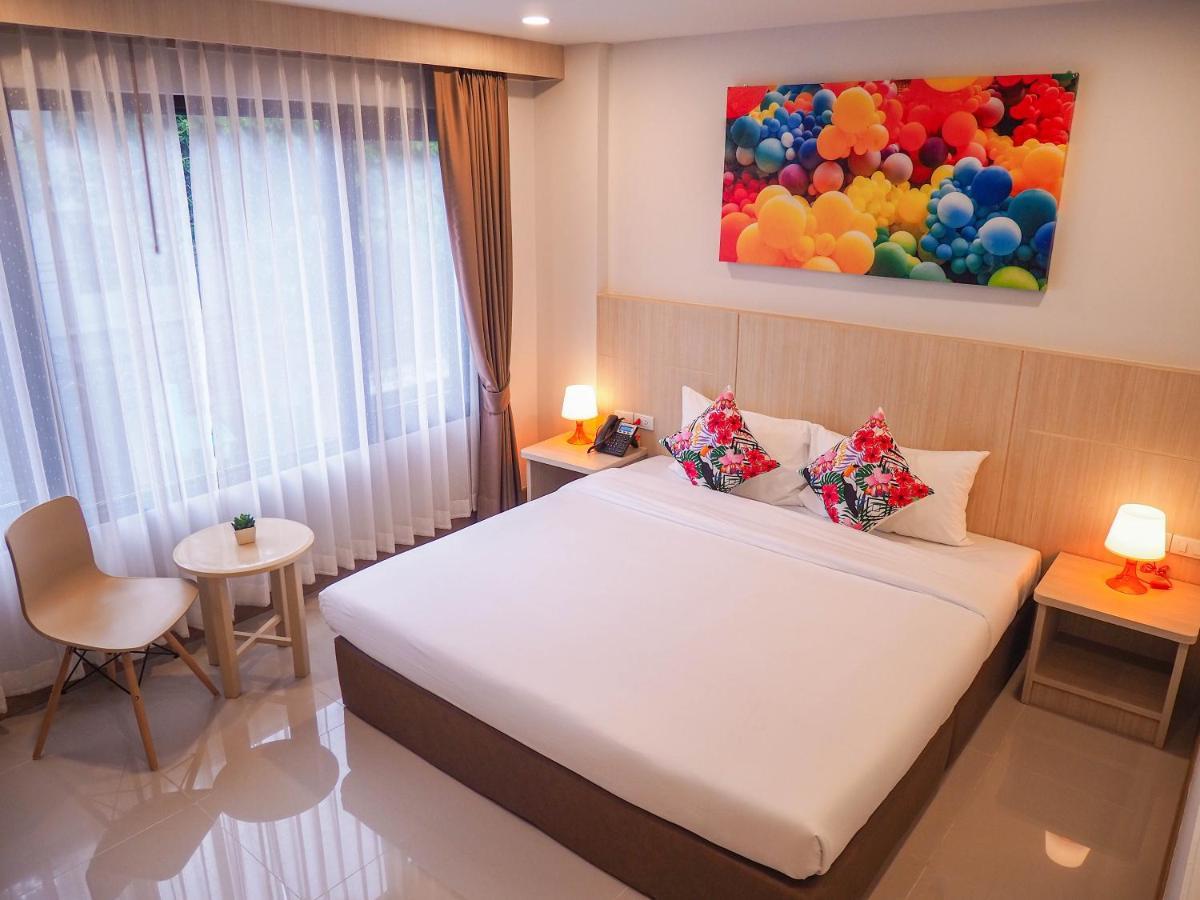 Malee Hotel เชียงใหม่ ภายนอก รูปภาพ