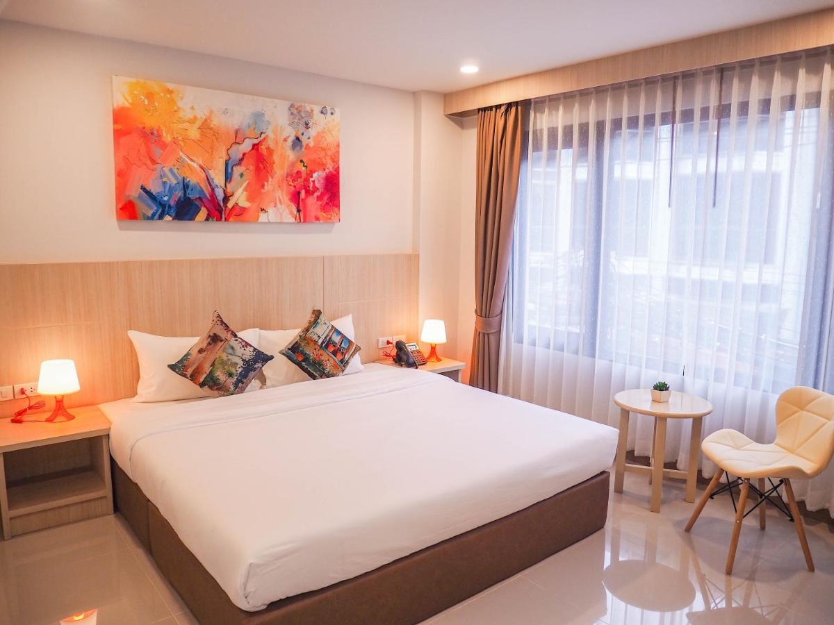 Malee Hotel เชียงใหม่ ภายนอก รูปภาพ