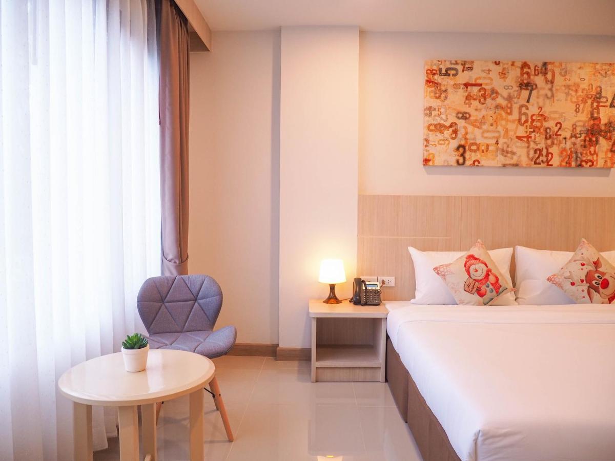 Malee Hotel เชียงใหม่ ภายนอก รูปภาพ