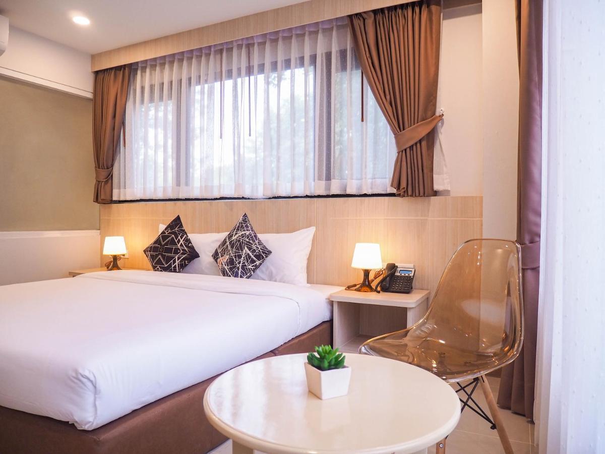 Malee Hotel เชียงใหม่ ภายนอก รูปภาพ