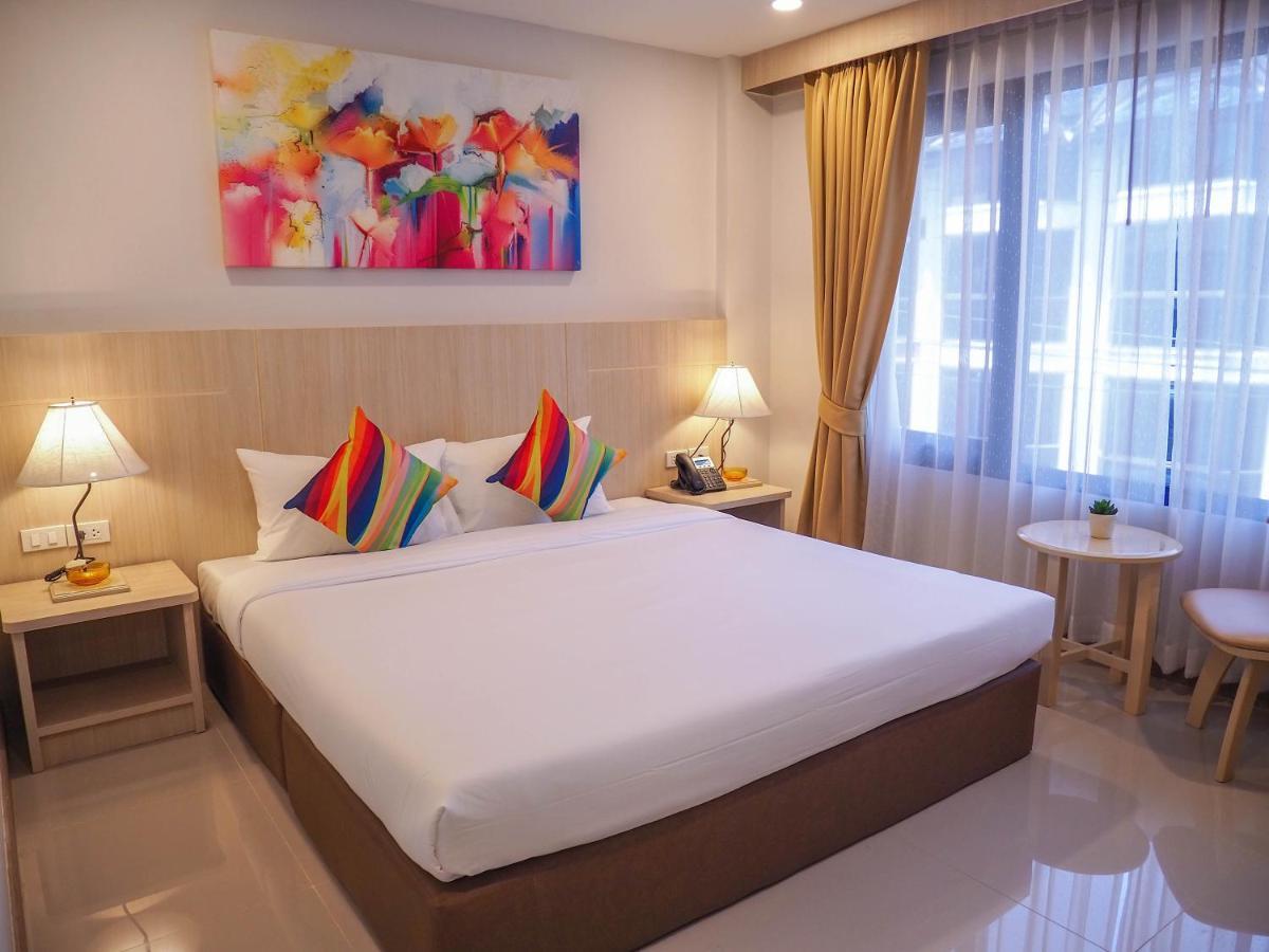 Malee Hotel เชียงใหม่ ภายนอก รูปภาพ