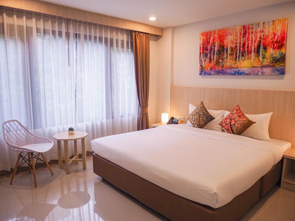 Malee Hotel เชียงใหม่ ภายนอก รูปภาพ