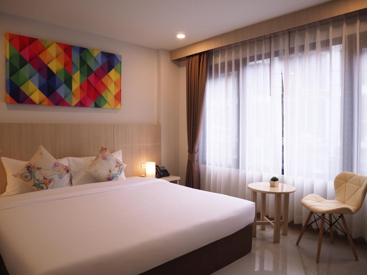 Malee Hotel เชียงใหม่ ภายนอก รูปภาพ