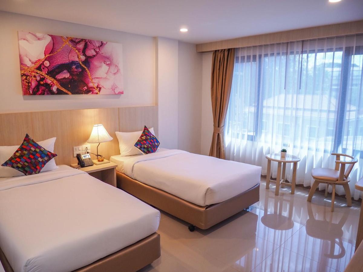 Malee Hotel เชียงใหม่ ภายนอก รูปภาพ