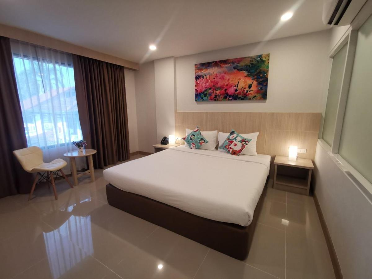 Malee Hotel เชียงใหม่ ภายนอก รูปภาพ