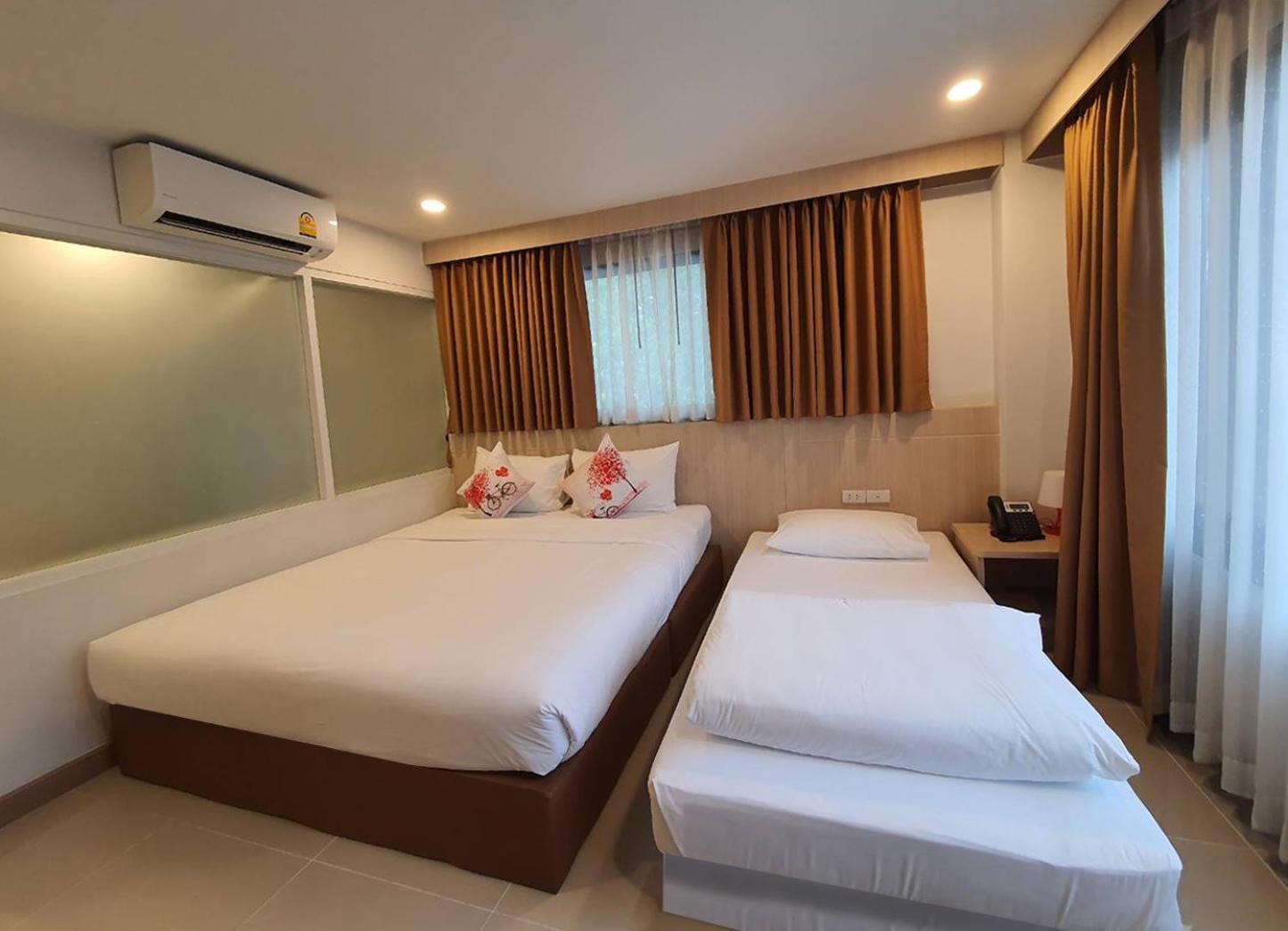 Malee Hotel เชียงใหม่ ภายนอก รูปภาพ